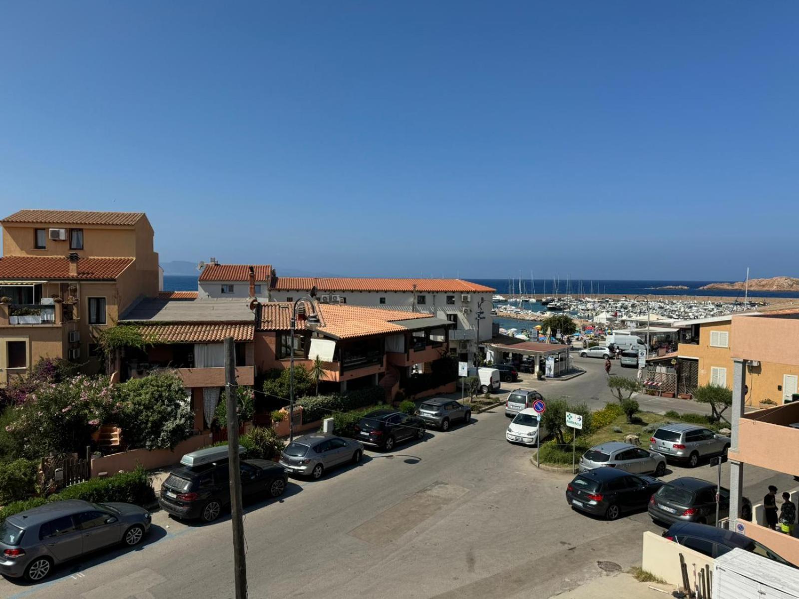 Borgo Spiaggia ايزولا روسا المظهر الخارجي الصورة